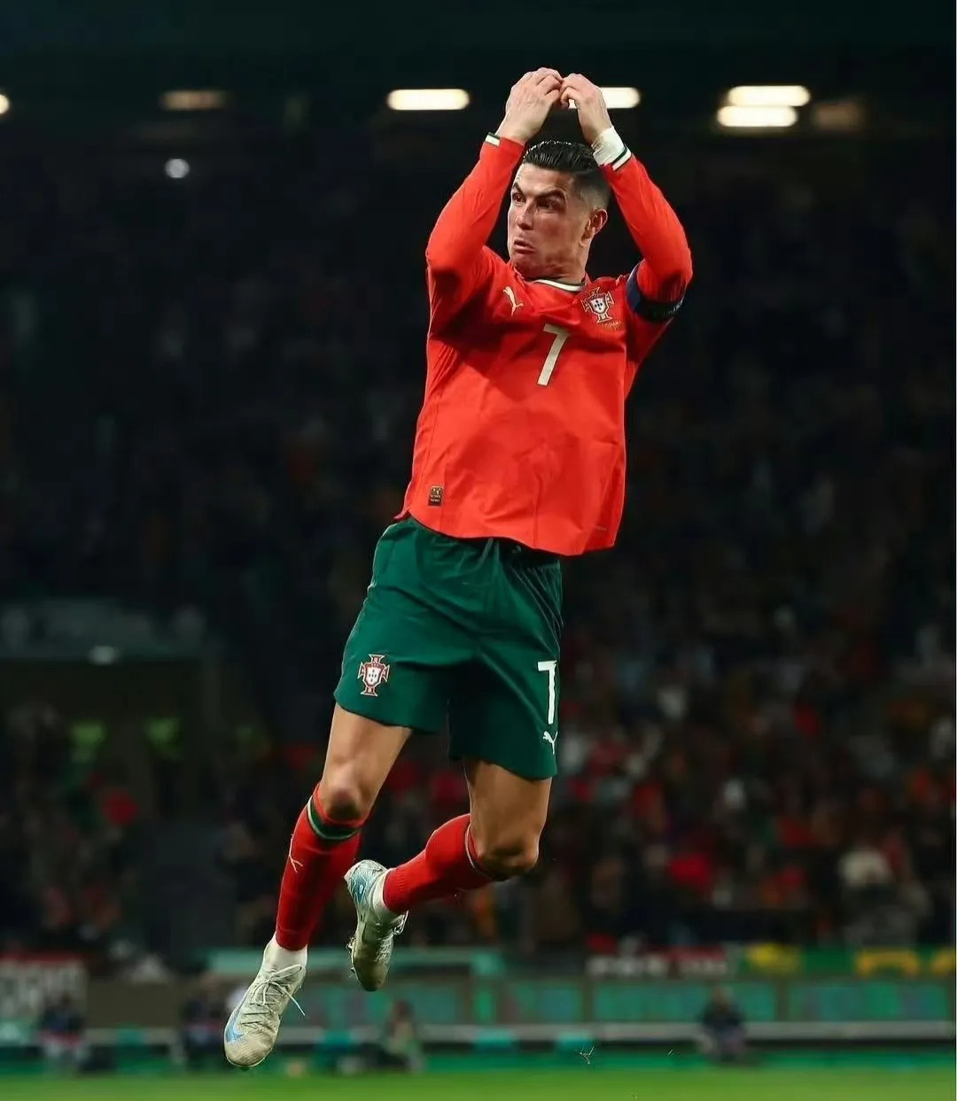 莱比锡绝杀尤文,C罗乌龙送礼英超 莱比锡绝杀尤文,C罗乌龙送礼英超